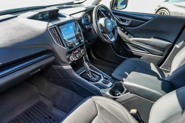 https://vehicle-cdn.autoleague.cloud/17006_41012152_23.jpg