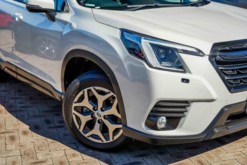 https://vehicle-cdn.autoleague.cloud/17006_41012152_6.jpg
