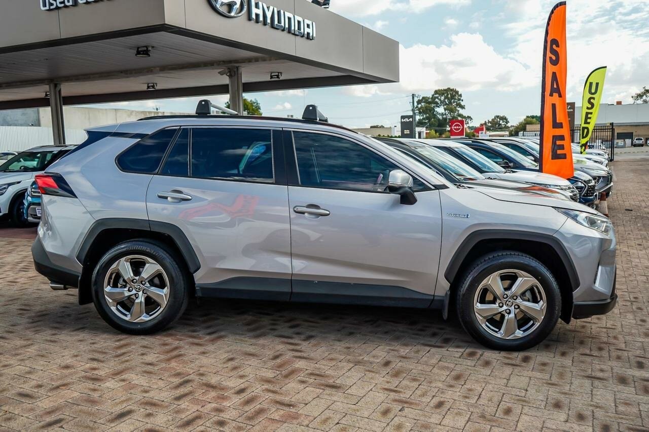 Toyota Rav4 image 3