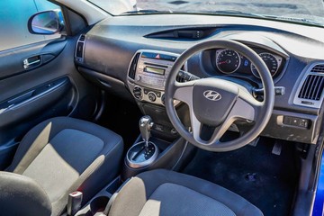 https://vehicle-cdn.autoleague.cloud/17006_41012168_17.jpg
