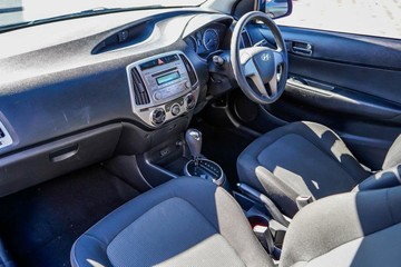 https://vehicle-cdn.autoleague.cloud/17006_41012168_21.jpg