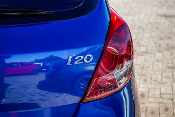https://vehicle-cdn.autoleague.cloud/17006_41012168_8.jpg