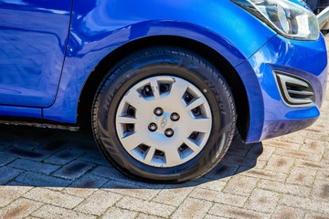 https://vehicle-cdn.autoleague.cloud/17006_41012168_9.jpg