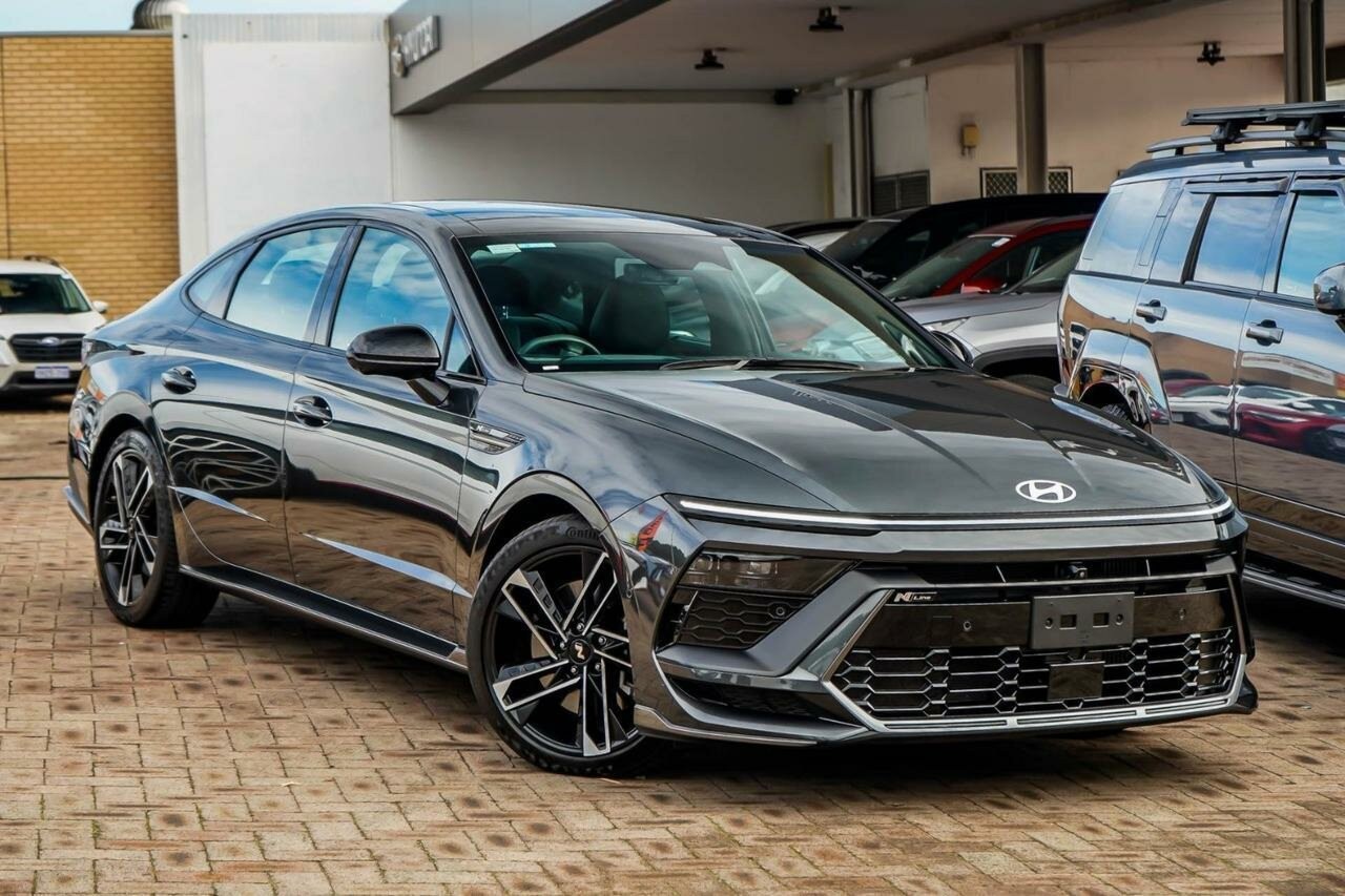 Hyundai Sonata image 1