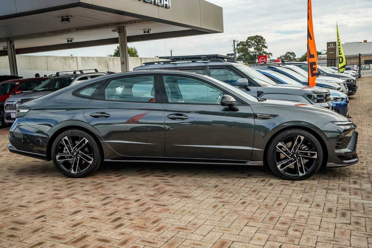Hyundai Sonata image 3