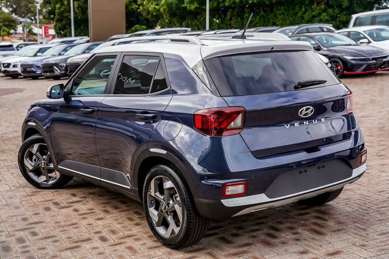 Hyundai Venue image 2