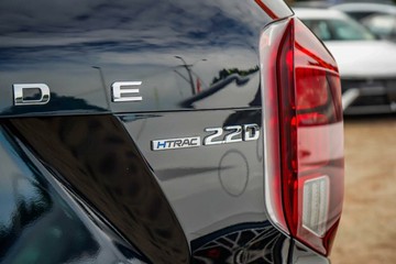 https://vehicle-cdn.autoleague.cloud/17006_41012222_15.jpg