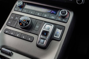 https://vehicle-cdn.autoleague.cloud/17006_41012222_17.jpg