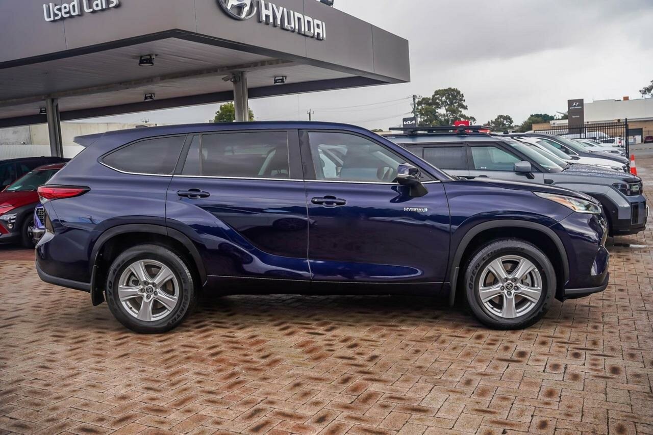 Toyota Kluger image 3