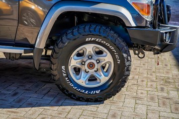 https://vehicle-cdn.autoleague.cloud/17006_41012277_13.jpg