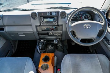 https://vehicle-cdn.autoleague.cloud/17006_41012277_7.jpg