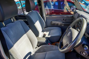 https://vehicle-cdn.autoleague.cloud/17006_41012277_8.jpg