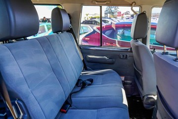 https://vehicle-cdn.autoleague.cloud/17006_41012277_9.jpg