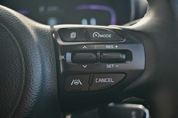 https://vehicle-cdn.autoleague.cloud/17006_41012296_17.jpg