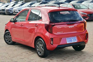 https://vehicle-cdn.autoleague.cloud/17006_41012296_2.jpg