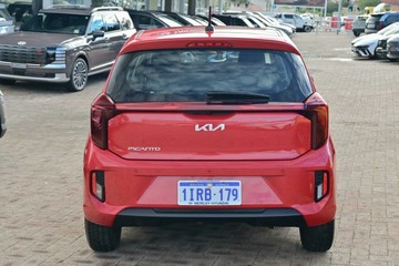 https://vehicle-cdn.autoleague.cloud/17006_41012296_5.jpg