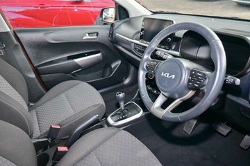 https://vehicle-cdn.autoleague.cloud/17006_41012296_6.jpg