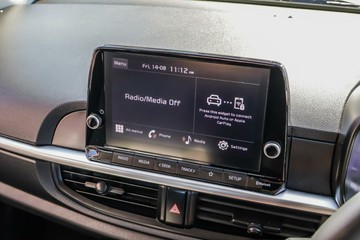 https://vehicle-cdn.autoleague.cloud/17006_41012302_13.jpg