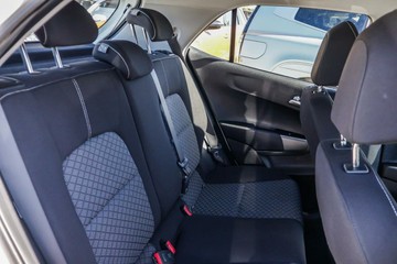 https://vehicle-cdn.autoleague.cloud/17006_41012302_18.jpg
