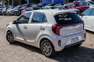 https://vehicle-cdn.autoleague.cloud/17006_41012302_2.jpg