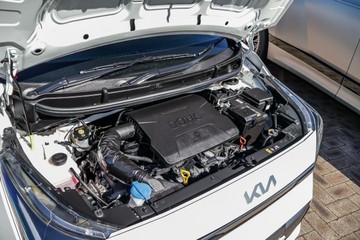 https://vehicle-cdn.autoleague.cloud/17006_41012302_21.jpg