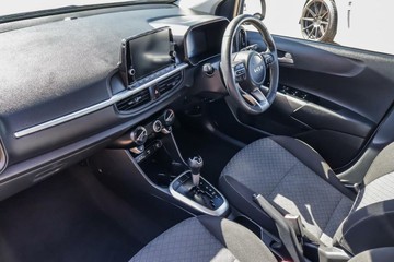 https://vehicle-cdn.autoleague.cloud/17006_41012302_22.jpg