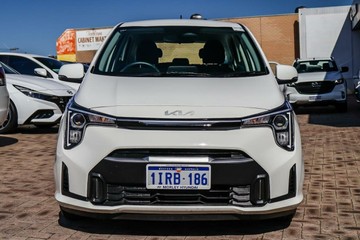 https://vehicle-cdn.autoleague.cloud/17006_41012302_4.jpg