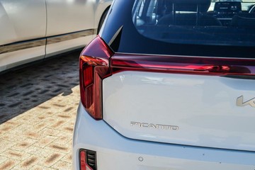 https://vehicle-cdn.autoleague.cloud/17006_41012302_8.jpg
