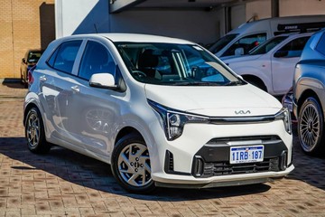 https://vehicle-cdn.autoleague.cloud/17006_41012308_1.jpg