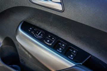 https://vehicle-cdn.autoleague.cloud/17006_41012308_14.jpg