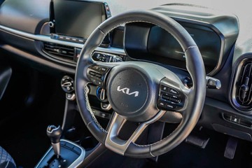 https://vehicle-cdn.autoleague.cloud/17006_41012308_15.jpg