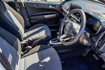 https://vehicle-cdn.autoleague.cloud/17006_41012308_16.jpg