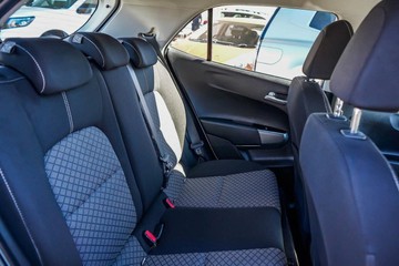 https://vehicle-cdn.autoleague.cloud/17006_41012308_18.jpg