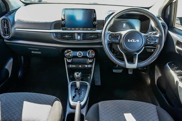 https://vehicle-cdn.autoleague.cloud/17006_41012308_19.jpg