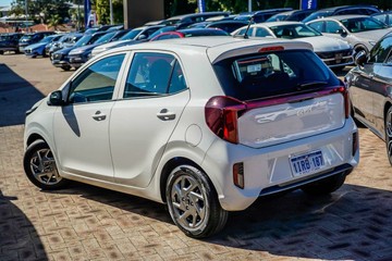 https://vehicle-cdn.autoleague.cloud/17006_41012308_2.jpg