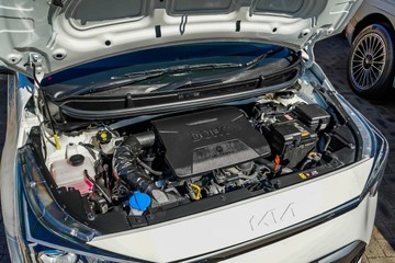 https://vehicle-cdn.autoleague.cloud/17006_41012308_21.jpg