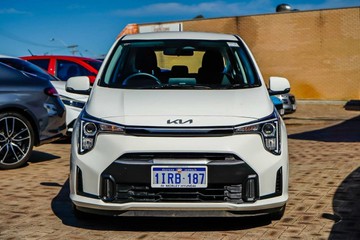 https://vehicle-cdn.autoleague.cloud/17006_41012308_4.jpg