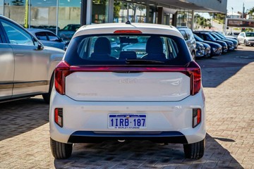 https://vehicle-cdn.autoleague.cloud/17006_41012308_5.jpg