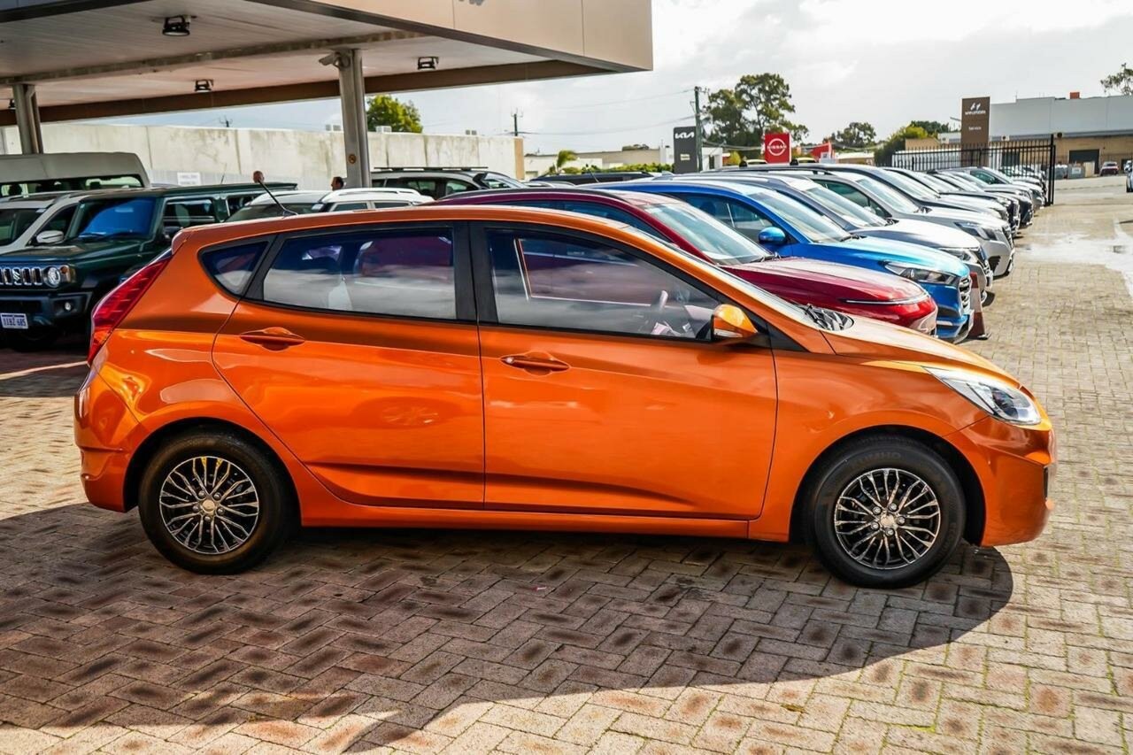 Hyundai Accent image 3
