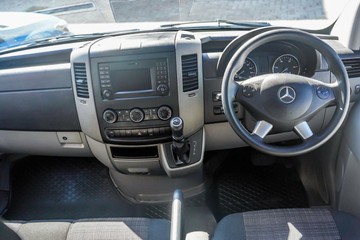 https://vehicle-cdn.autoleague.cloud/17006_41012335_16.jpg
