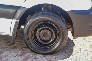https://vehicle-cdn.autoleague.cloud/17006_41012335_22.jpg