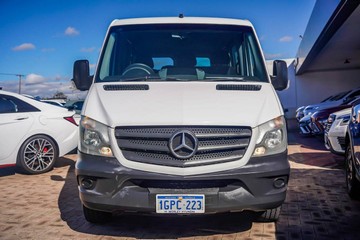 https://vehicle-cdn.autoleague.cloud/17006_41012335_4.jpg