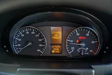 https://vehicle-cdn.autoleague.cloud/17006_41012335_8.jpg