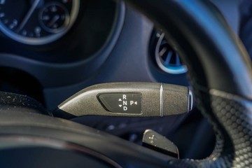 https://vehicle-cdn.autoleague.cloud/17006_41012336_18.jpg