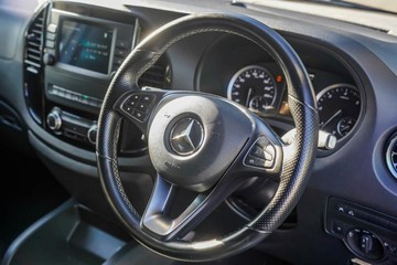 https://vehicle-cdn.autoleague.cloud/17006_41012336_21.jpg