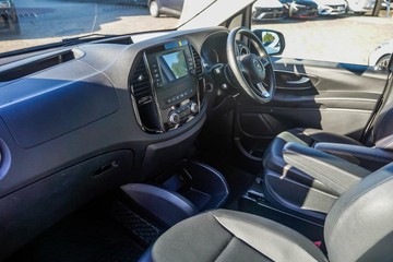 https://vehicle-cdn.autoleague.cloud/17006_41012337_11.jpg