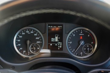 https://vehicle-cdn.autoleague.cloud/17006_41012337_17.jpg