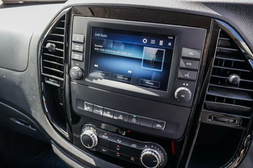 https://vehicle-cdn.autoleague.cloud/17006_41012338_11.jpg