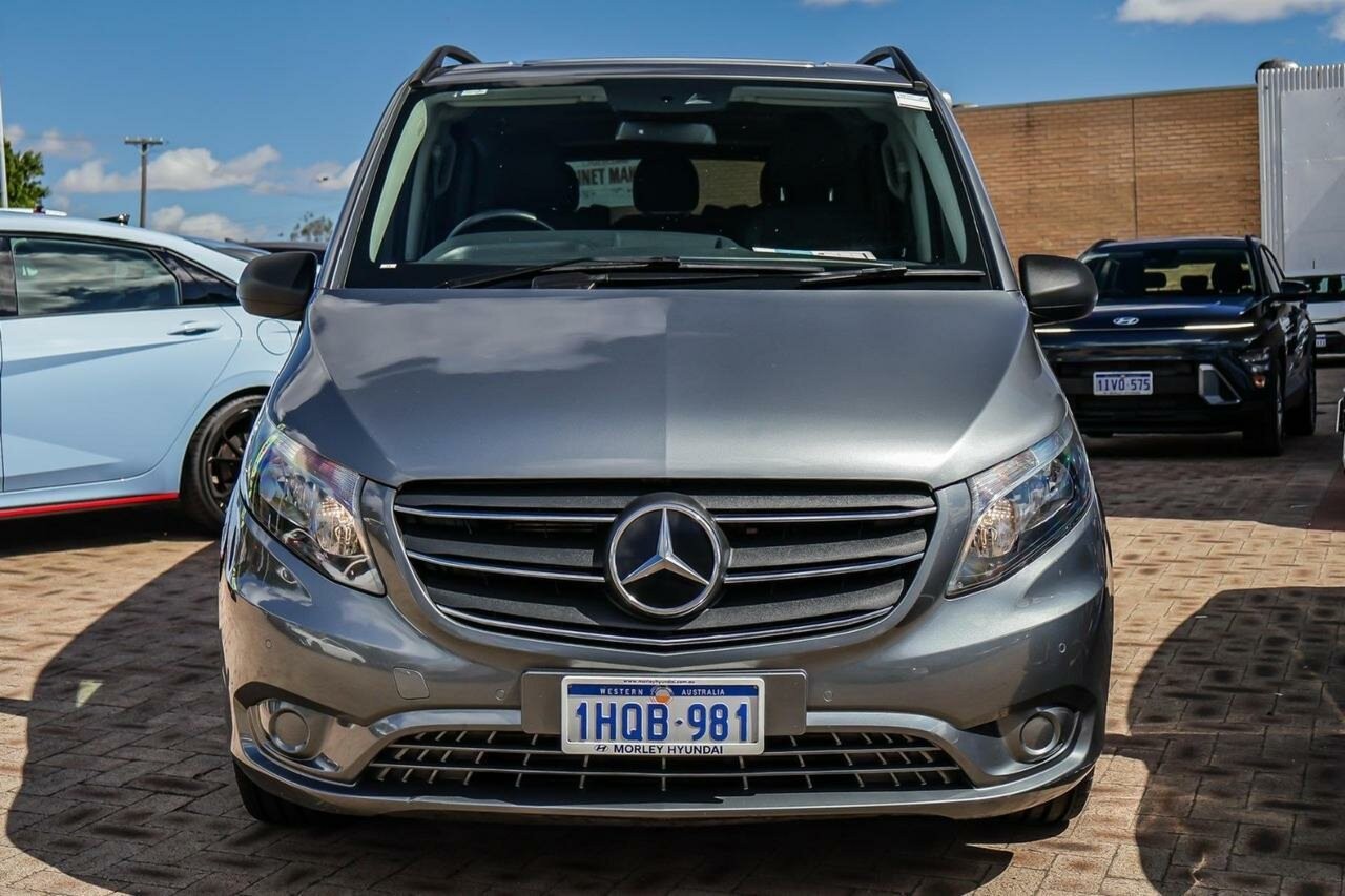 Mercedes Benz Valente image 4