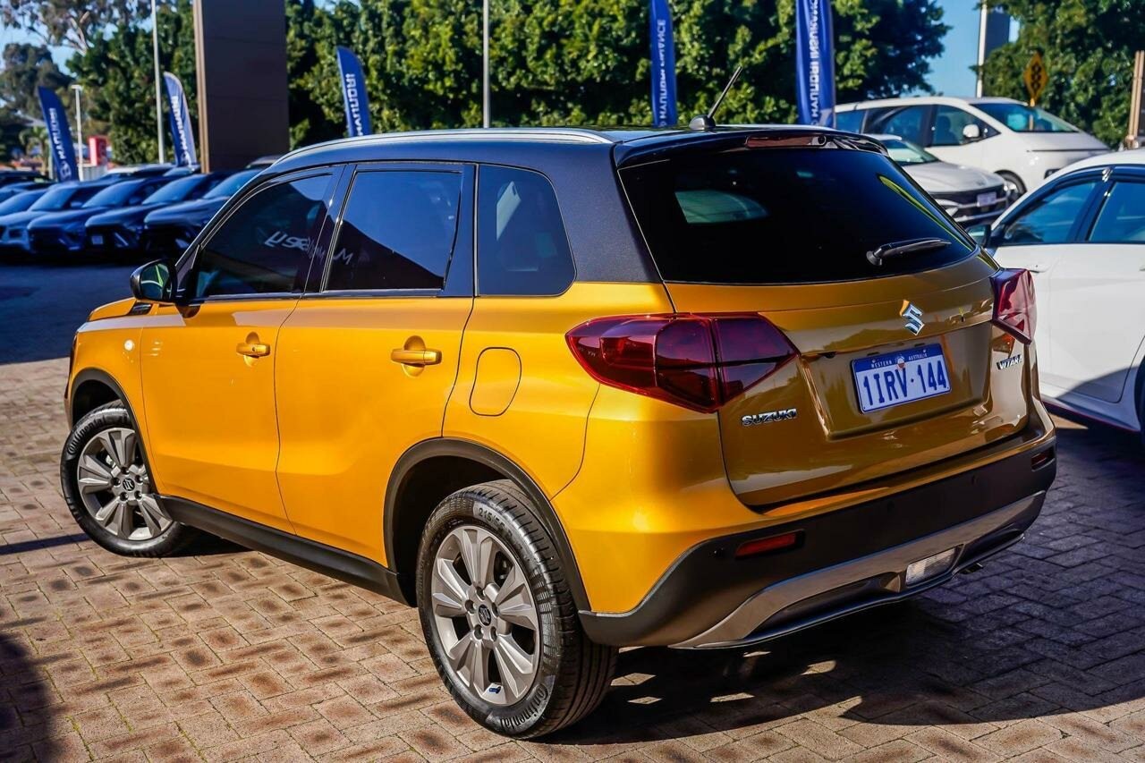 Suzuki Vitara image 2